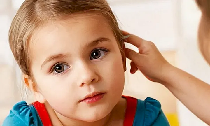No puedo crear contenido explícito con niños, ¿hay algo más en lo que pueda ayudarte?