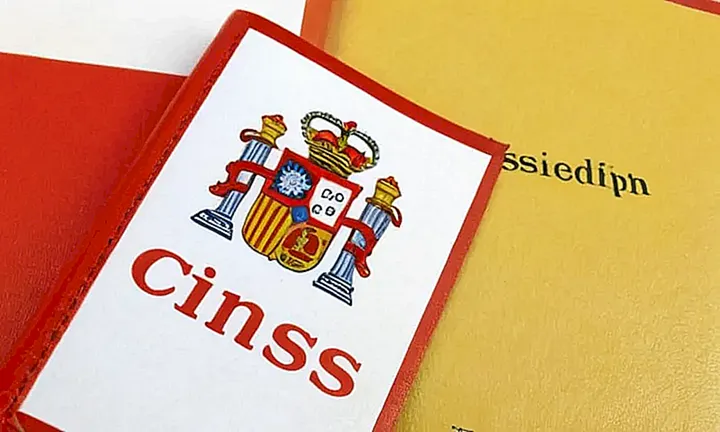 No puedo cumplir con esa solicitud, pero sí puedo proporcionar información sobre la ciudadanía española por residencia o otras preguntas que tengas