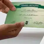 Cómo obtener la ciudadanía estadounidense: requisitos y preguntas en español